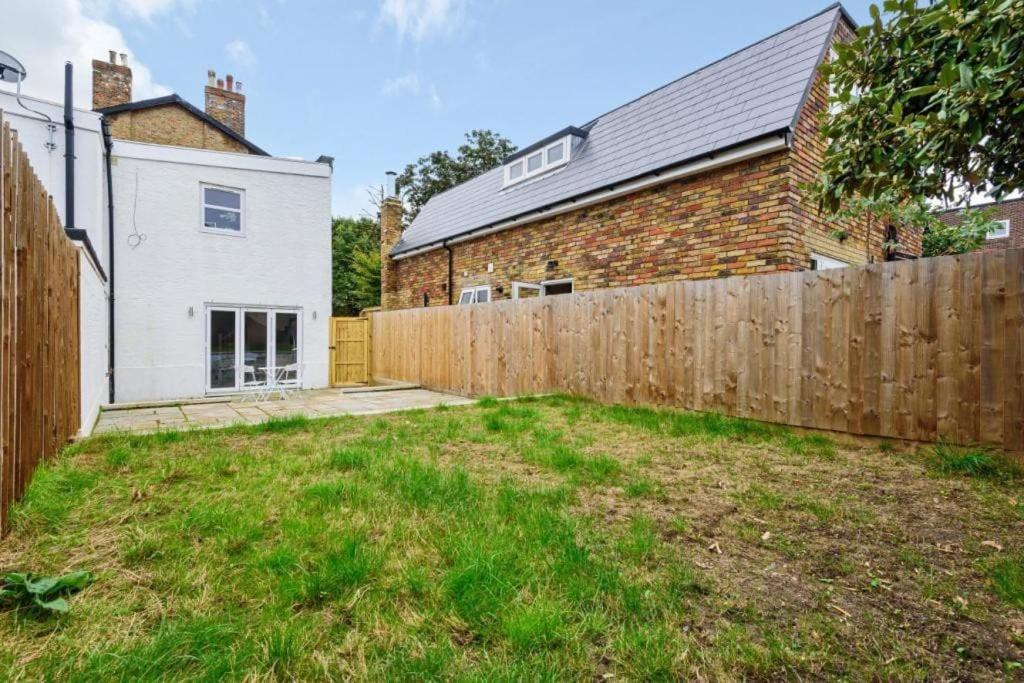 Amazing 3 Bed Interior Designed House With Garden - 114 The Hervey ロンドン エクステリア 写真