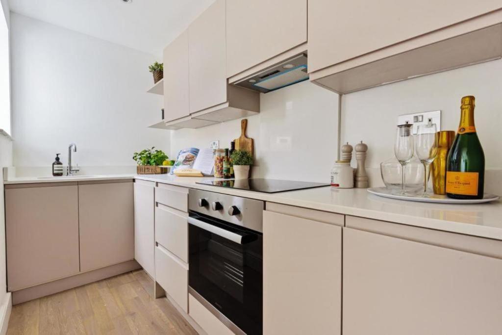 Amazing 3 Bed Interior Designed House With Garden - 114 The Hervey ロンドン エクステリア 写真
